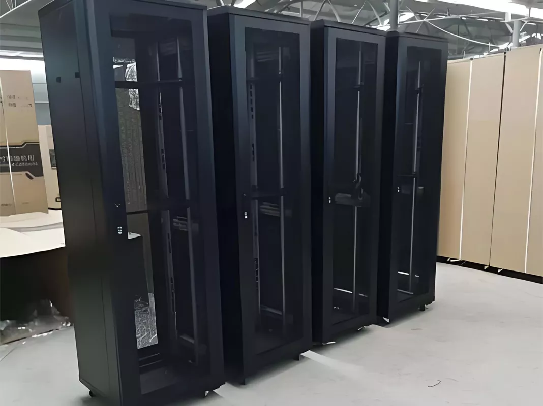 컴퓨터실 네트워크 캐비닛